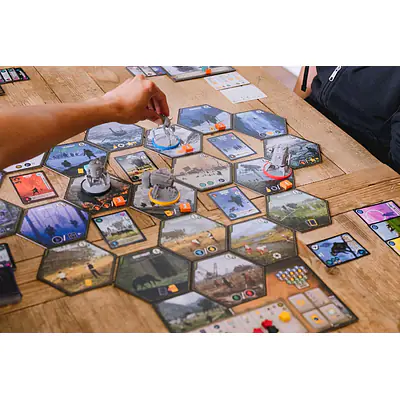 EXPEDITIONS secondary image